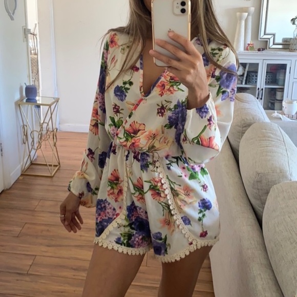 🪞 dreamy statement sleeve romper - Picture 3 of 10